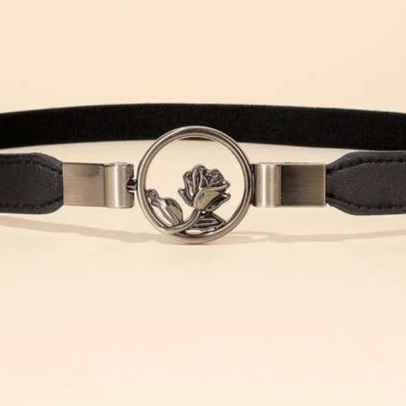 Stretch black belt silver toned rose flower buckle - Picture 3 of 4